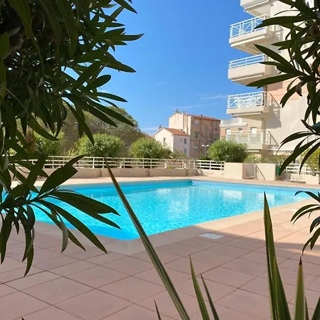 06ai - Beautiful Renovated - Sea And Pool View *