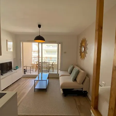 06ai - Beautiful Renovated - Sea And Pool View Apartment